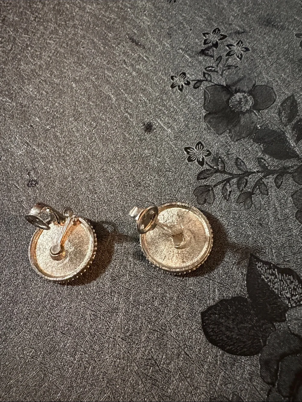 VINTAGE TEXTURED AND POLISHED DOT ACCENTS SILVER-TONE ROUND CLIP-ON EARRINGS
